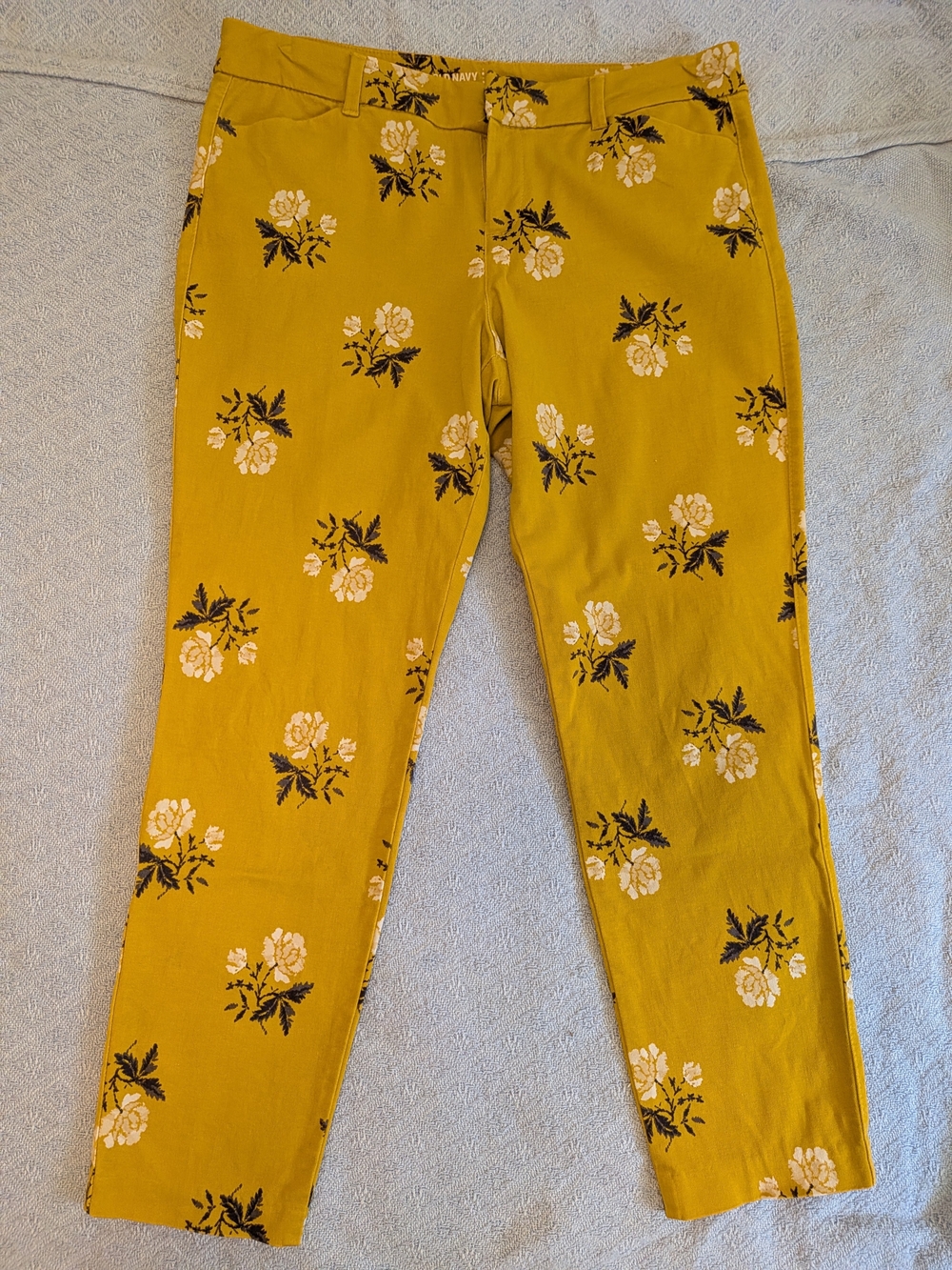 Old Navy Mustard Yellow Floral Cropped Pants w/pockets Mid-Rise Pixie size 12